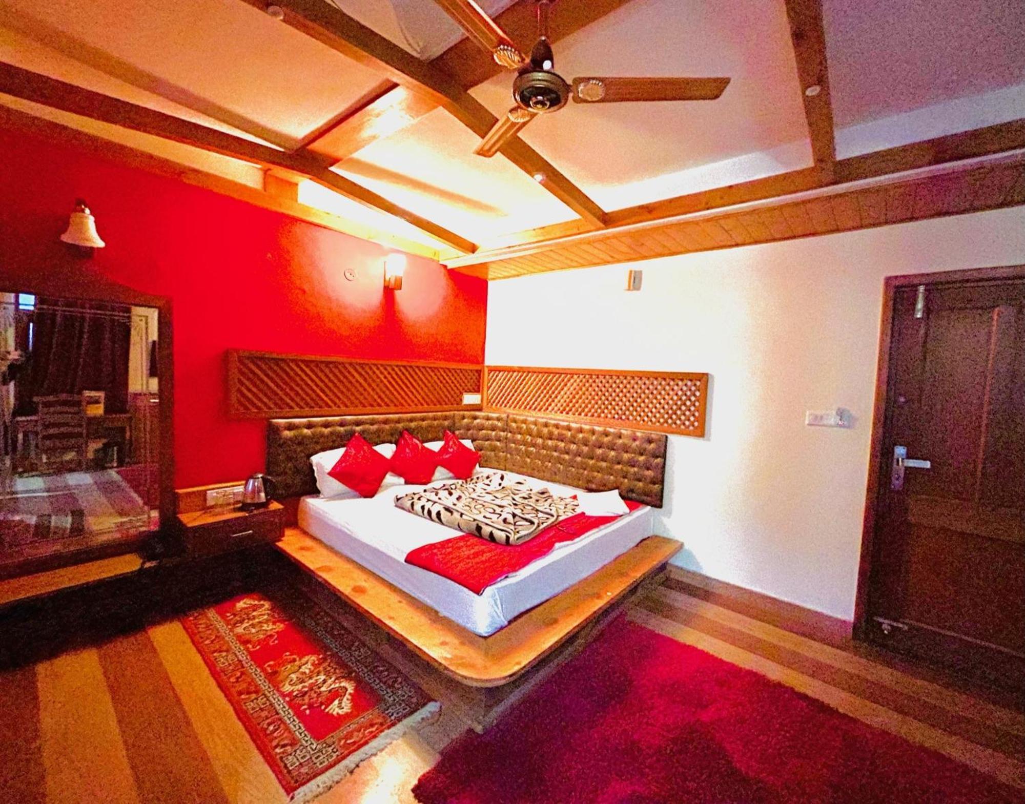 Tanglewood Villa Manāli Екстериор снимка