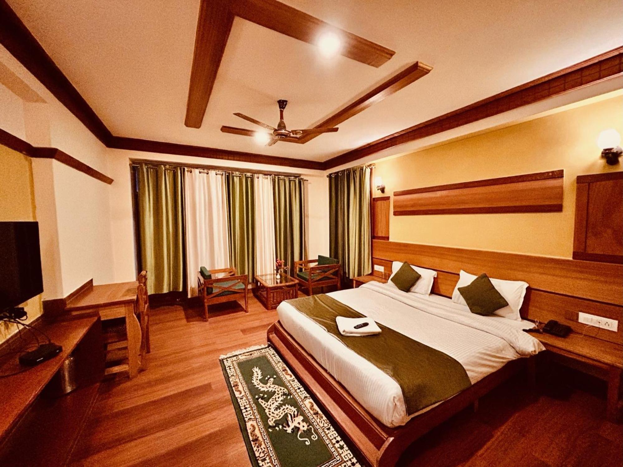 Tanglewood Villa Manāli Екстериор снимка